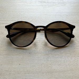 Ray Ban polarized women’s sunglasses RB4277